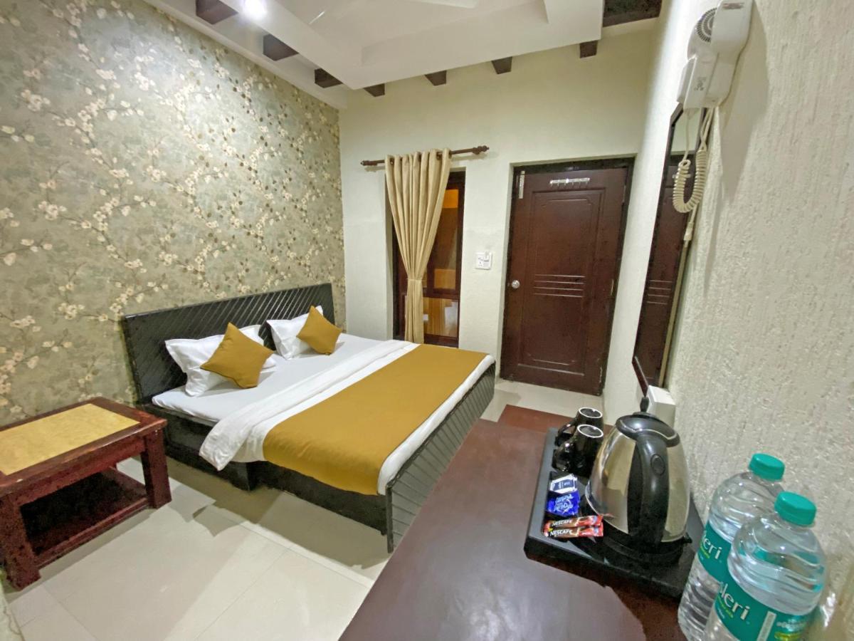 Hotel Nirvana Palace 3*