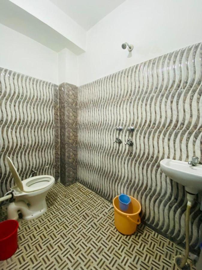 New Krishna Cottage Hotel *