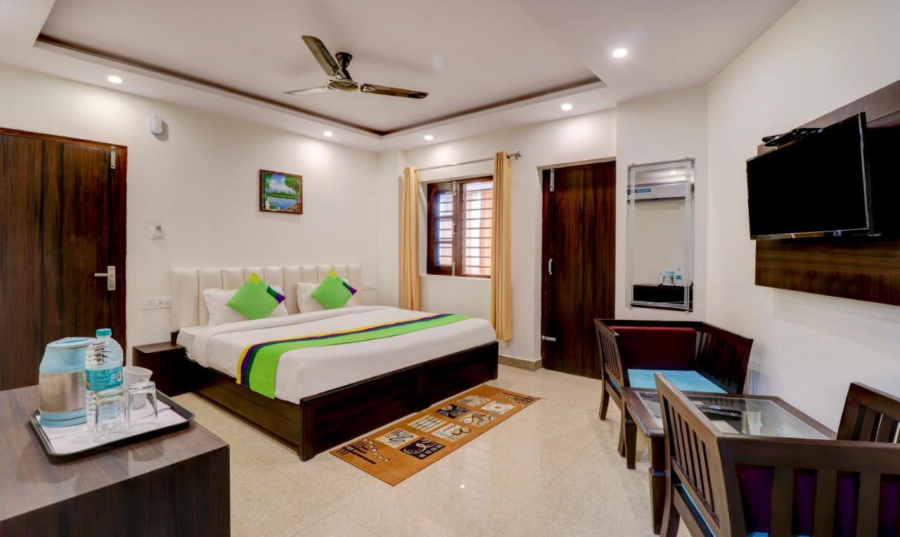 Itsy Nv, Tapovan Hotel Rishikesh