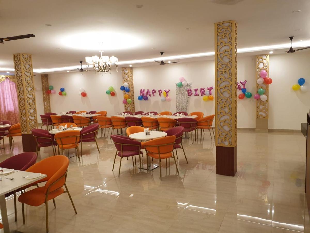 Hotel The Neeraj Palace