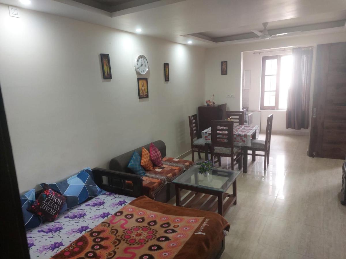 Holiday 1bhk Flats Tapovan *