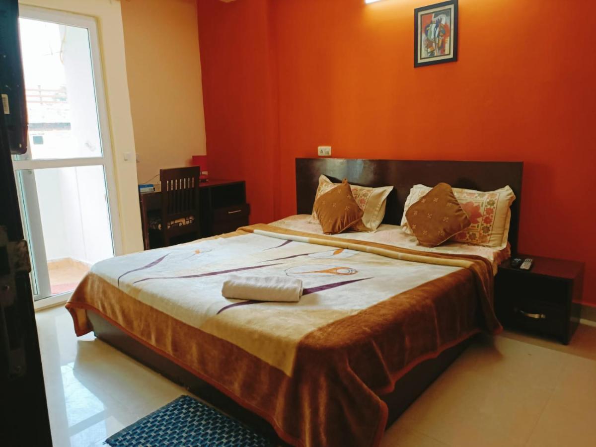 Apartment Luxurious Hill View Abode Tapovan