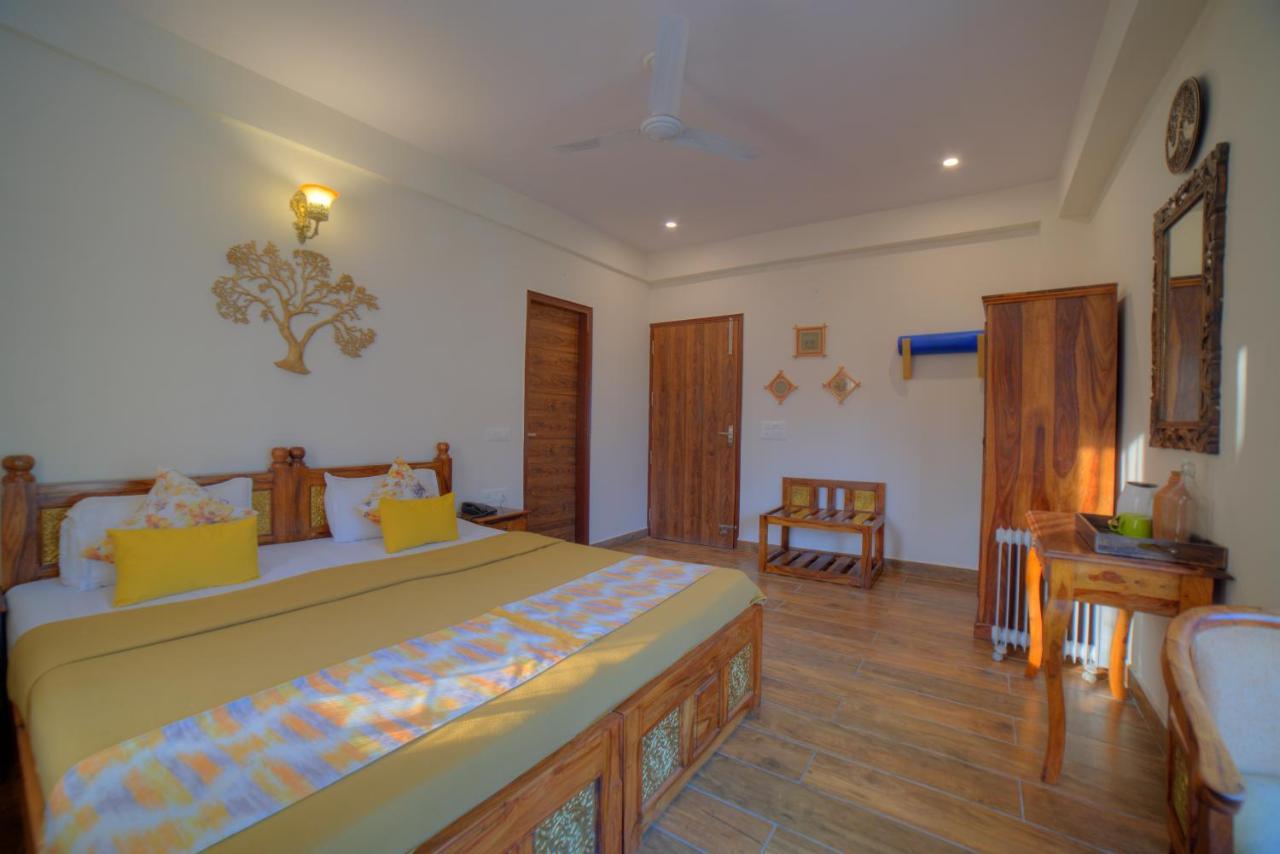 Yogved Hospitality & 3*