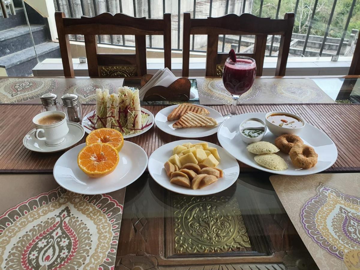 Yogved Hospitality & Hotel 3*