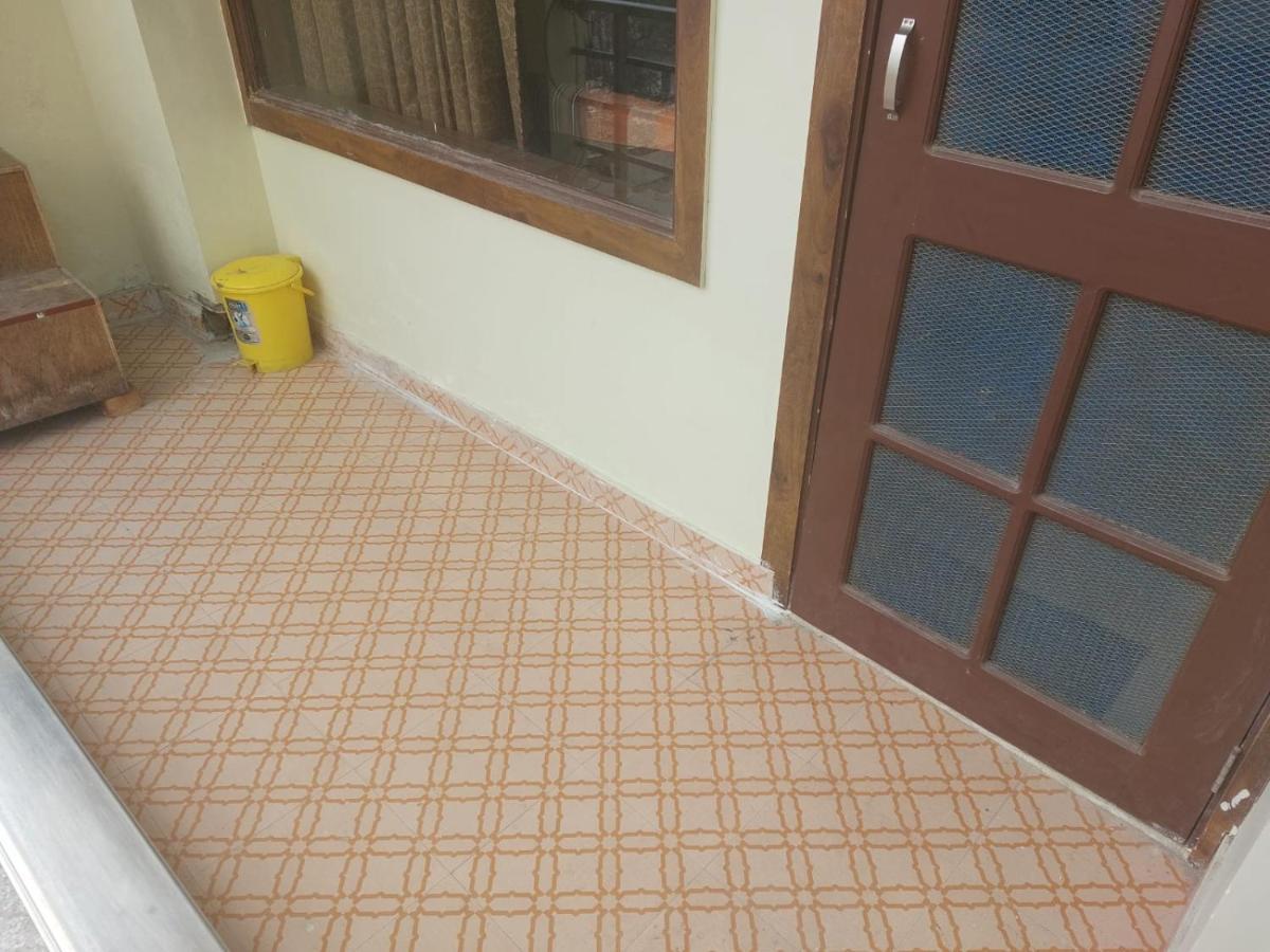 Holiday 1bhk Flats Tapovan Apartment *