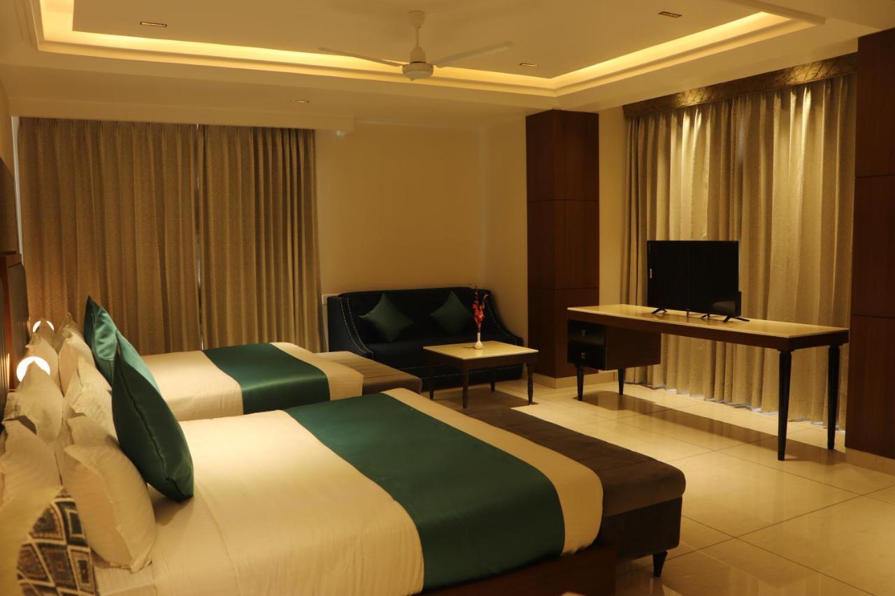 - Behind Parmarth Niketan Hotel Rishikesh