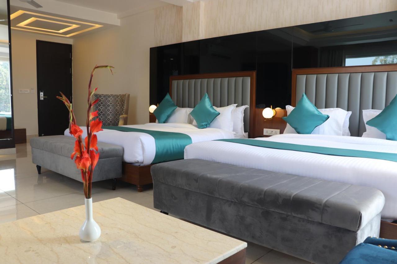 Hotel - Behind Parmarth Niketan Rishikesh