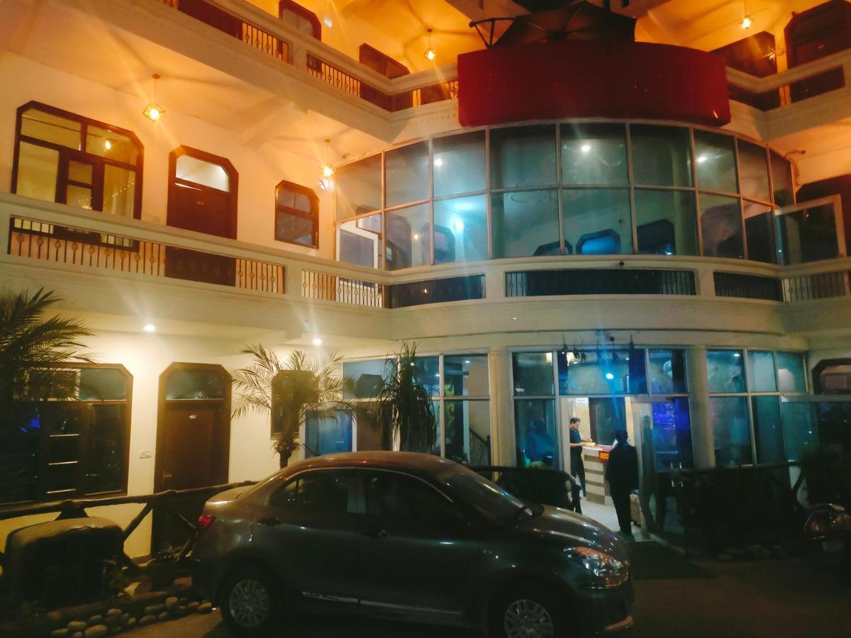 Hotel Grand Haveli 3*