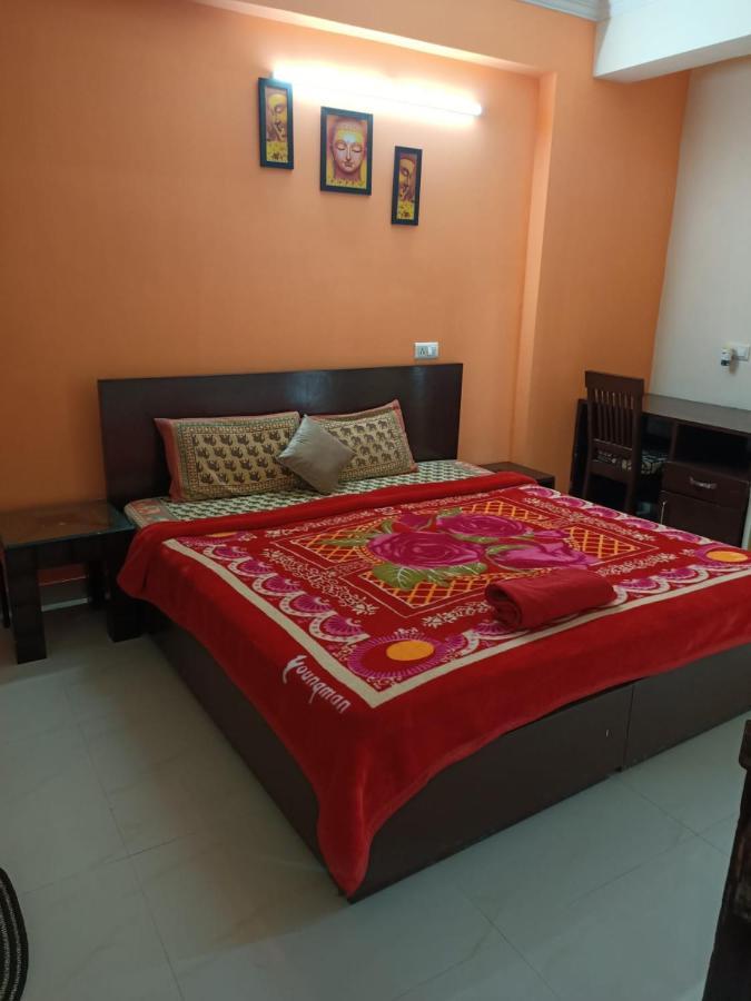 Luxurious Hill View Abode Tapovan Apartment