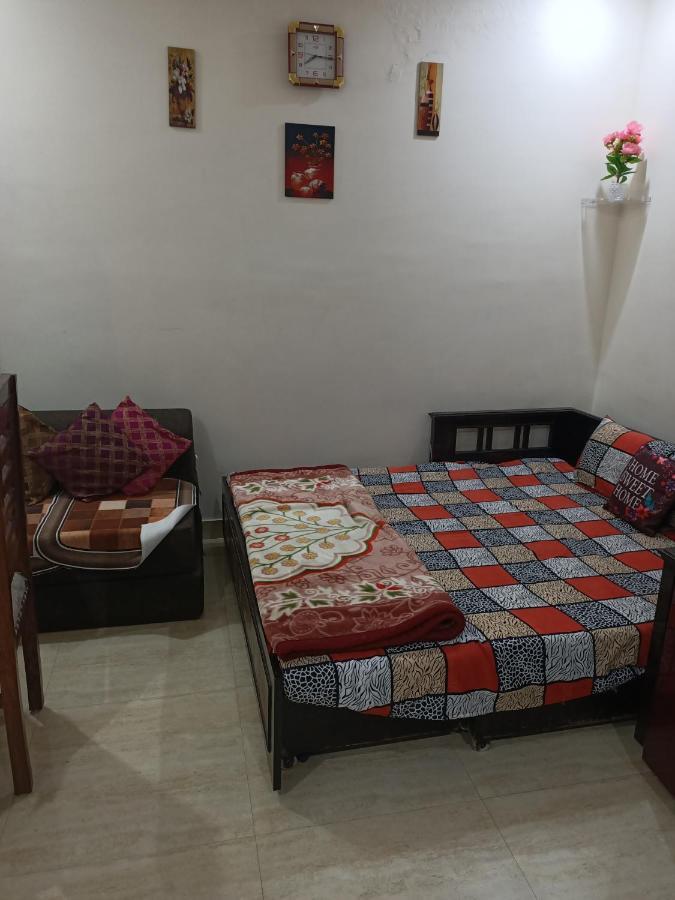 Holiday 1bhk Flats Tapovan Apartment *