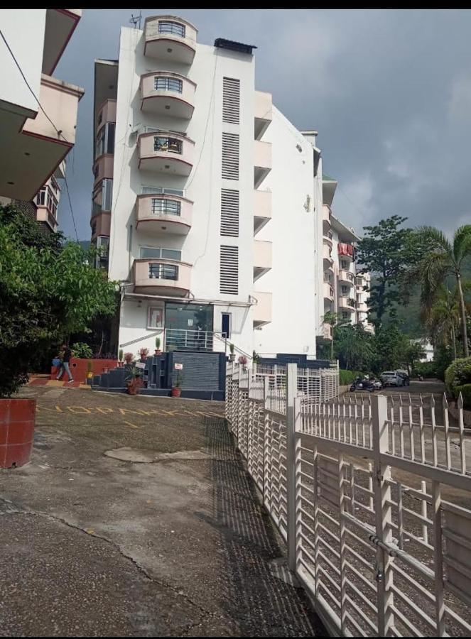 Apartment Luxurious Hill View Abode Tapovan *