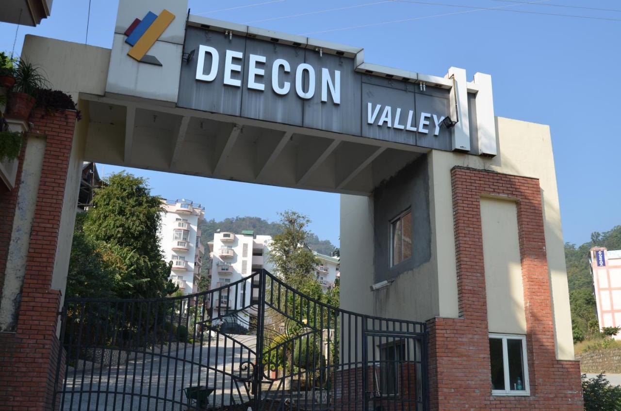 Luxurious Hill View Abode Tapovan Apartment *