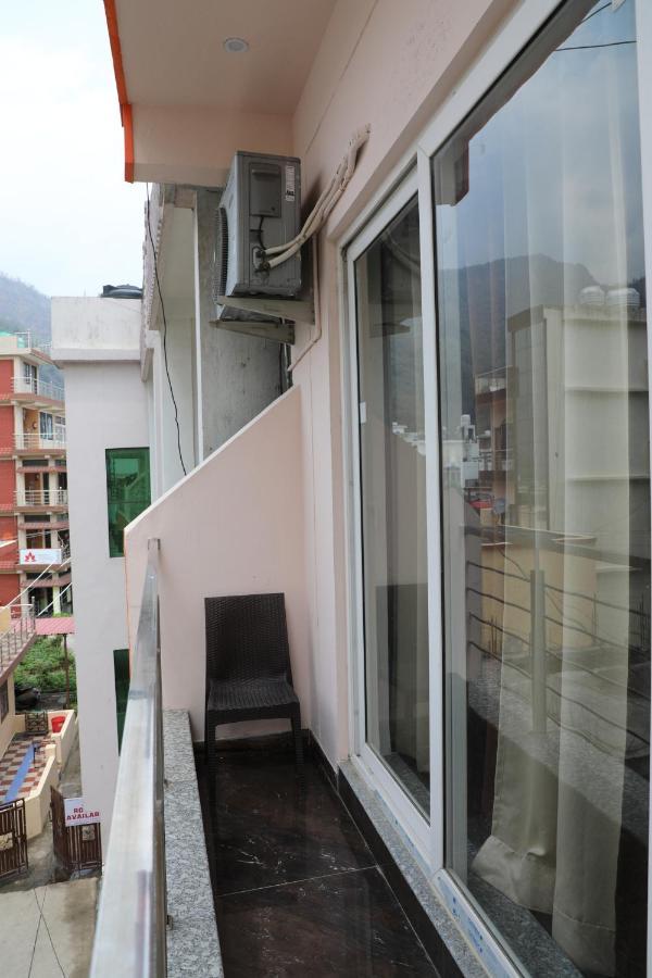 Live Free 2.0 Hostel