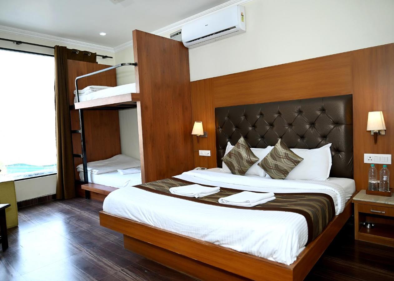 Peepal Tree Hotel 3*