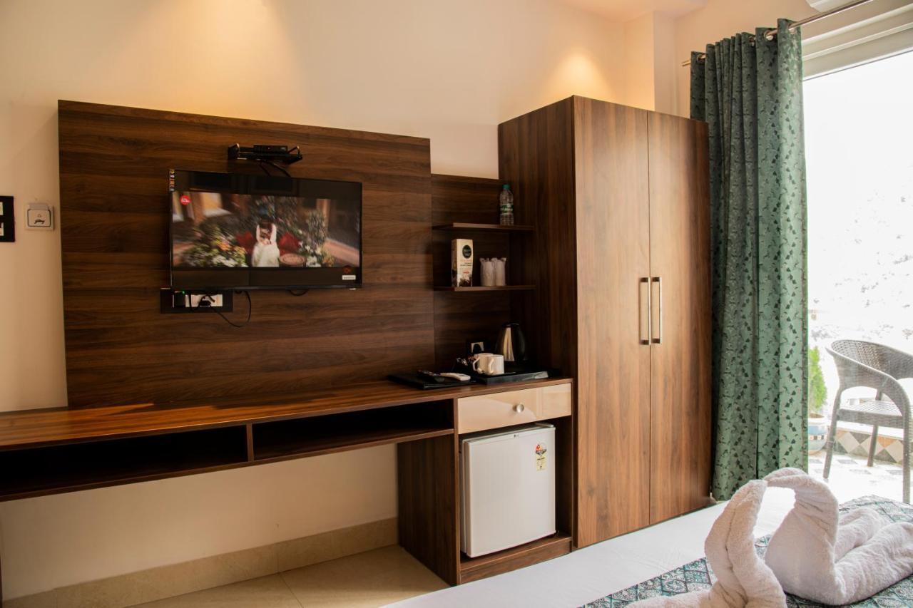 Dream Hotel