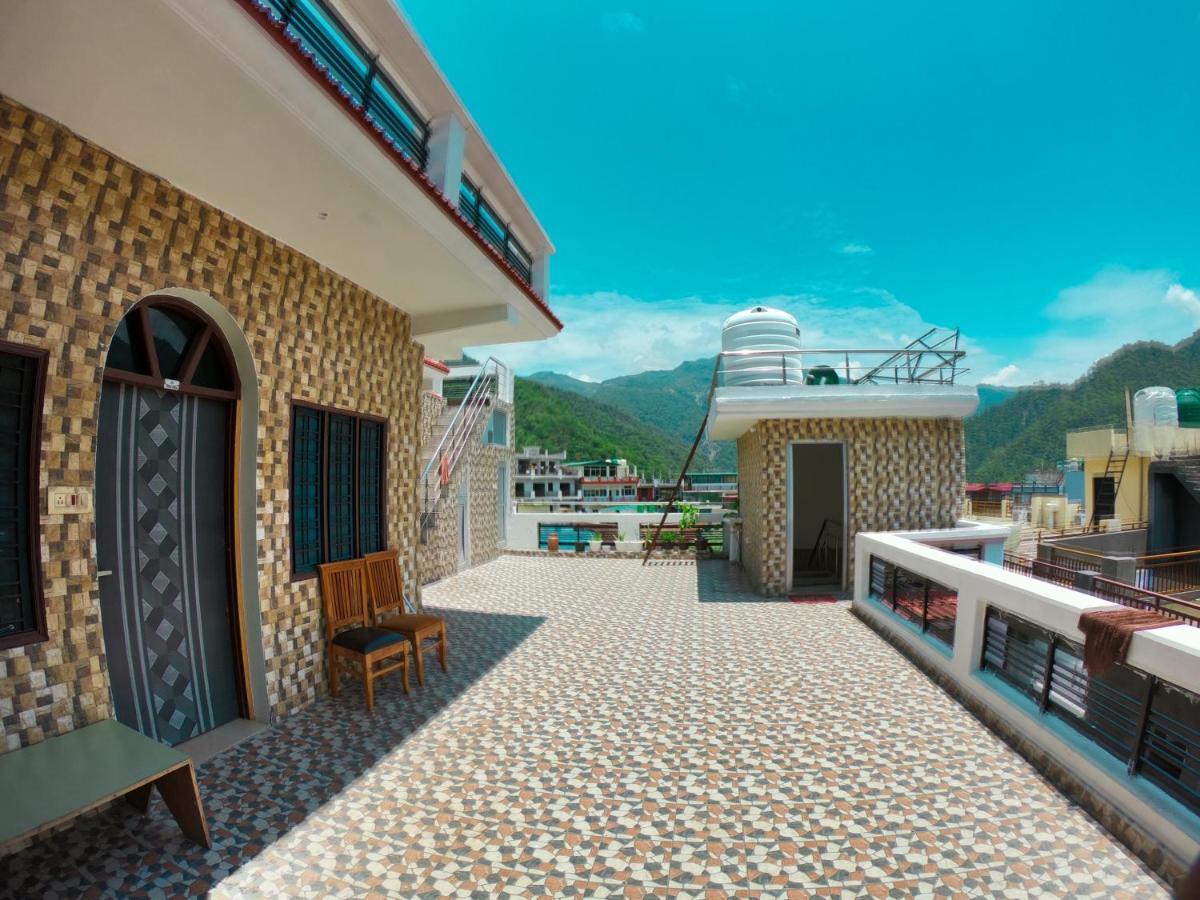 Hotel Ananta Residency
