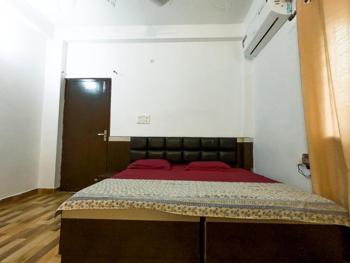 Hotel Ananta Residency 3*
