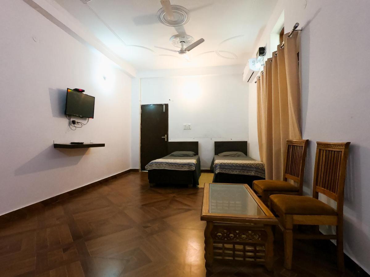 Hotel Ananta Residency
