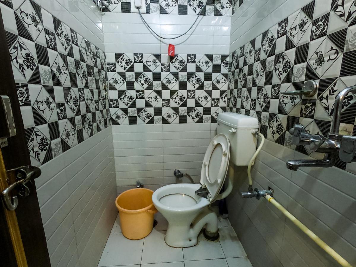 Hotel Ananta Residency 3*