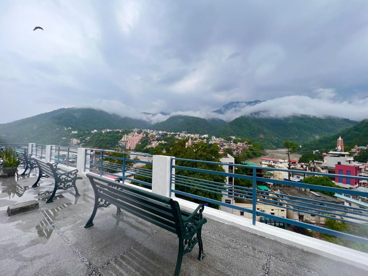 Manikut * Rishikesh