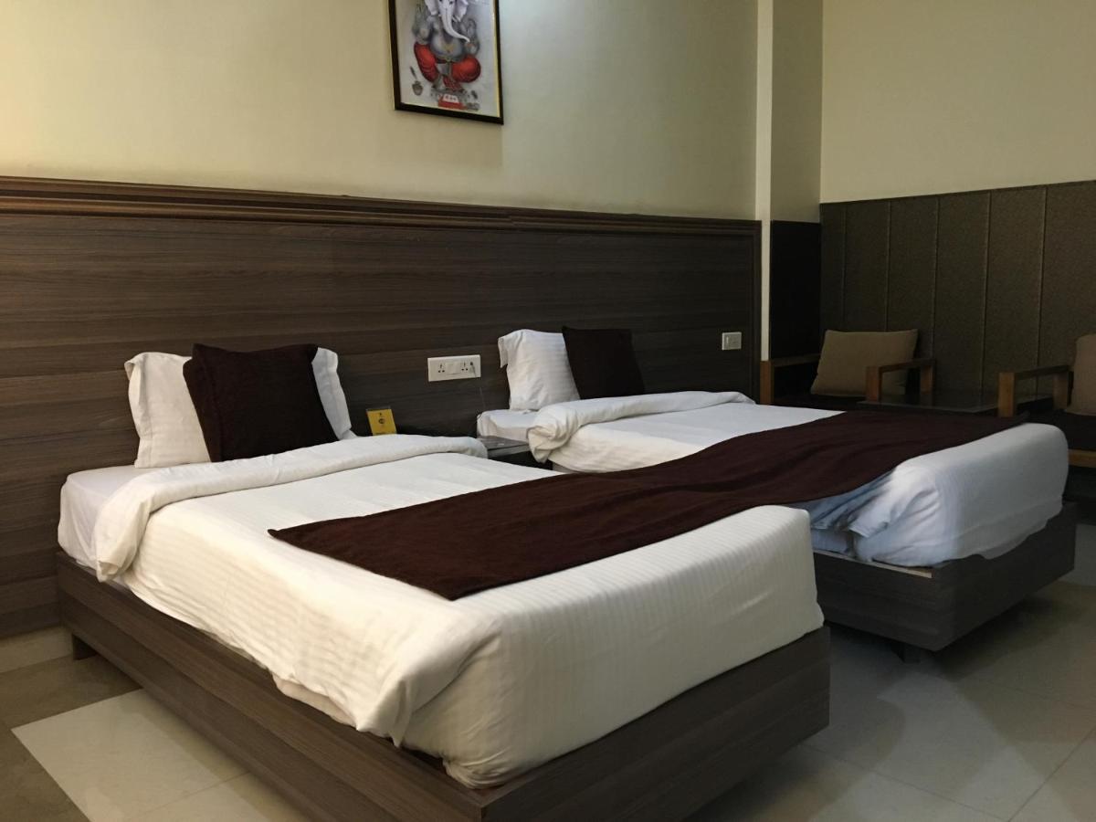 Trihari 3*