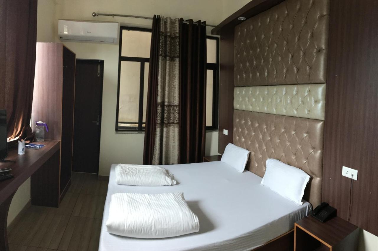 Hotel Trihari 3*