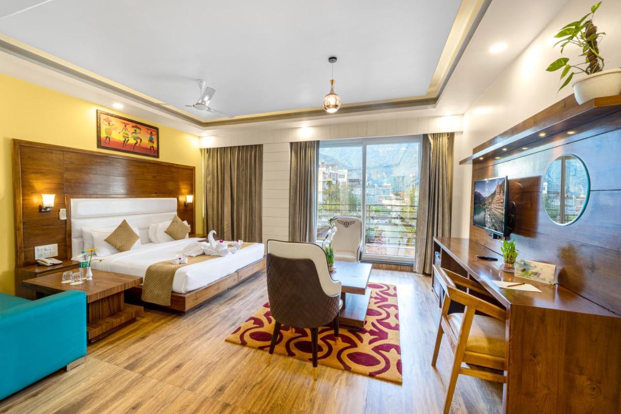 Hotel Divine Lakshmi Ganga 4*