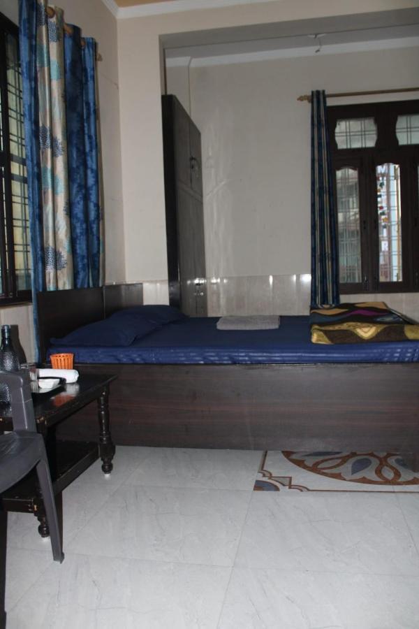 Athalia Rishikesh