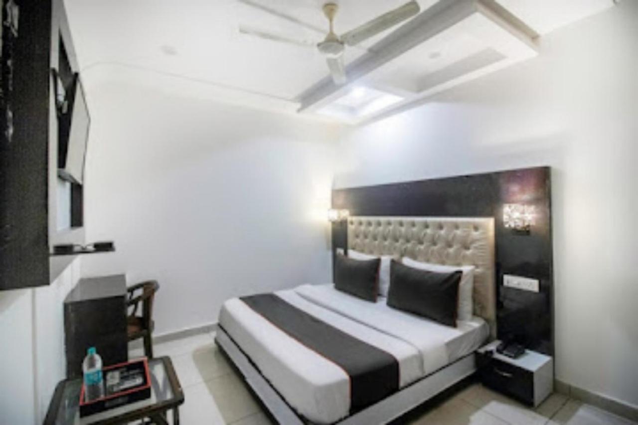 Hotel Madhuban 3*