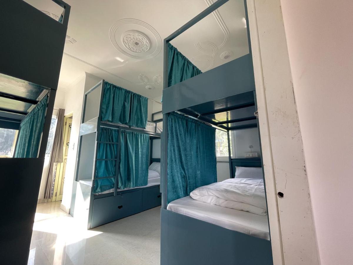 12 Monks Hostel *