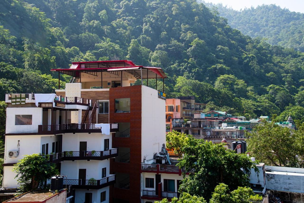 Madpackers Laxman Jhula Hostel Rishikesh