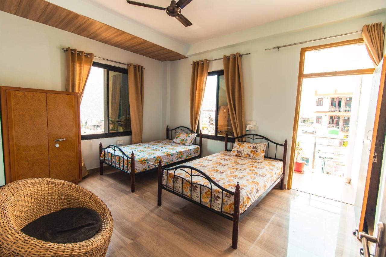 Guest house Gayatri Niwas *