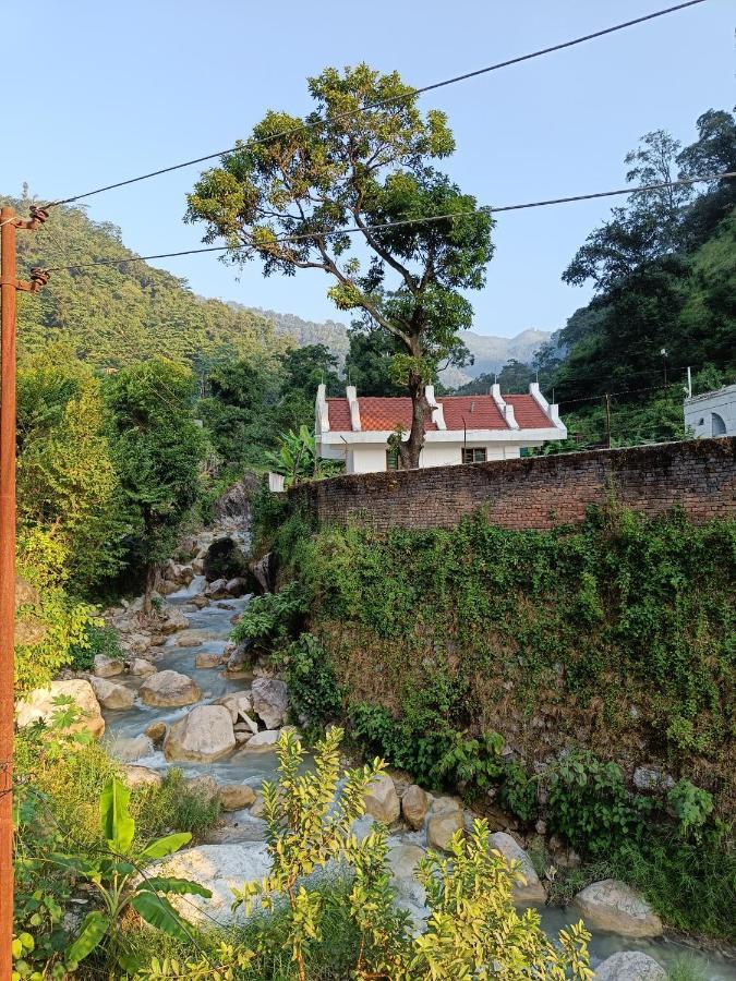 Hobbit House Hostel