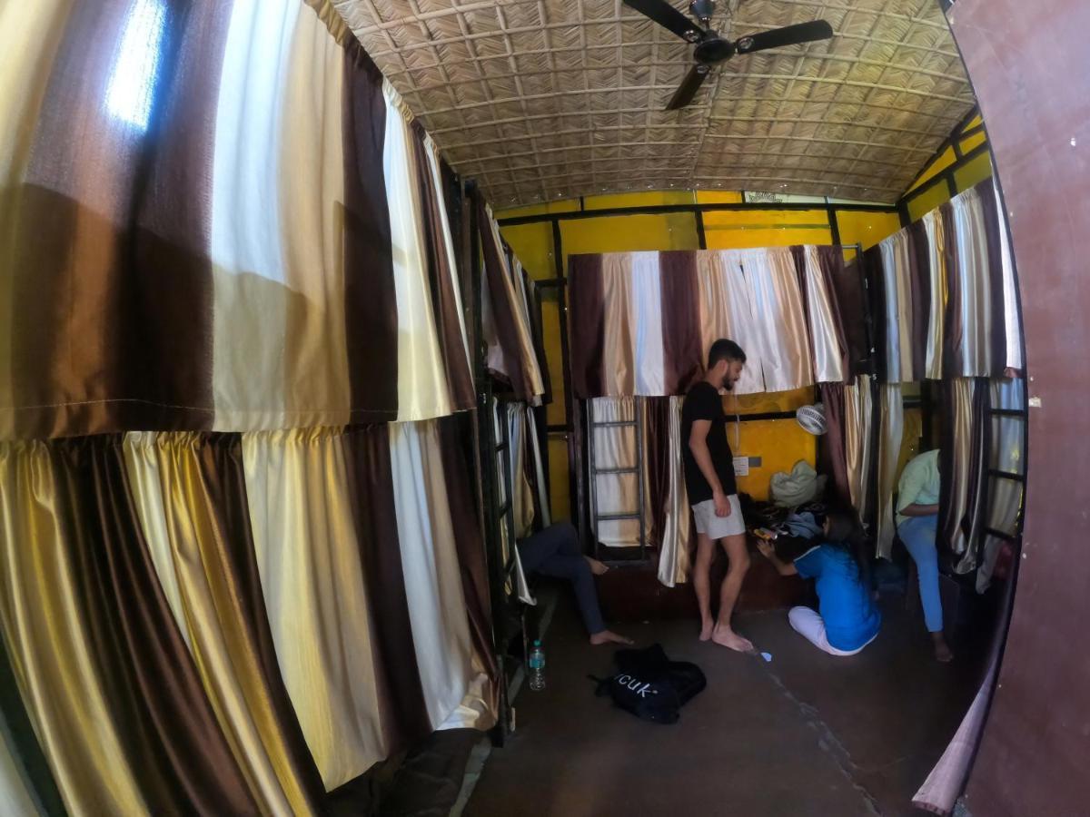 Hobbit House Hostel Rishikesh