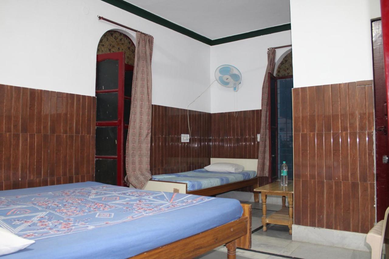 Laxmi Lodge *