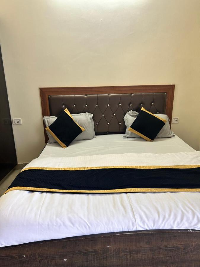 Hotel Chandra Palace 3*