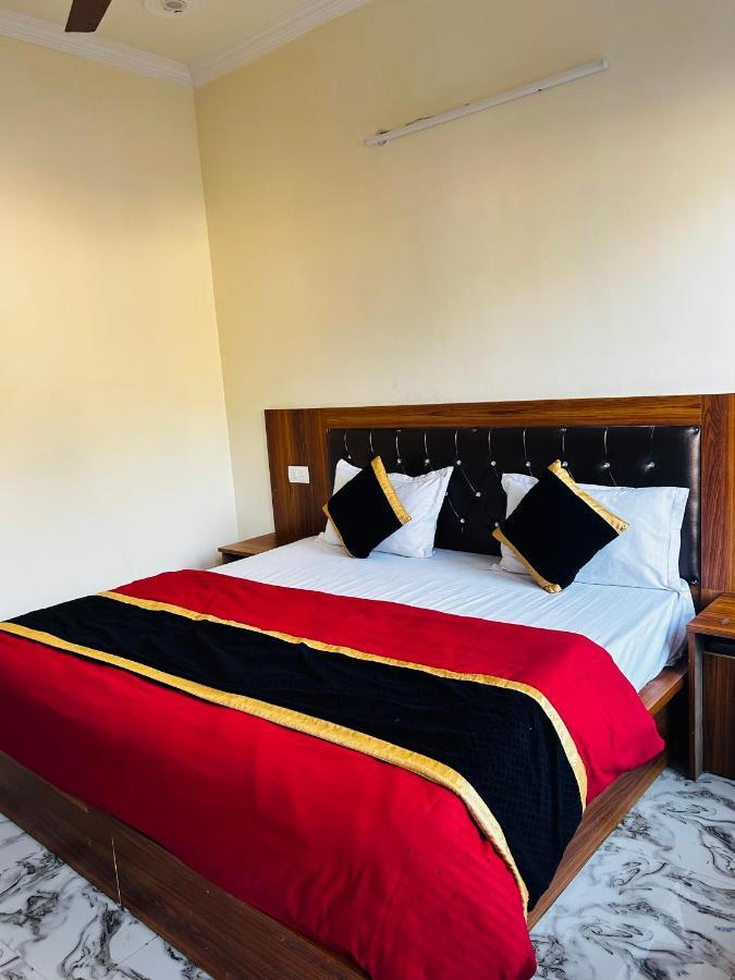 Chandra Palace 3*