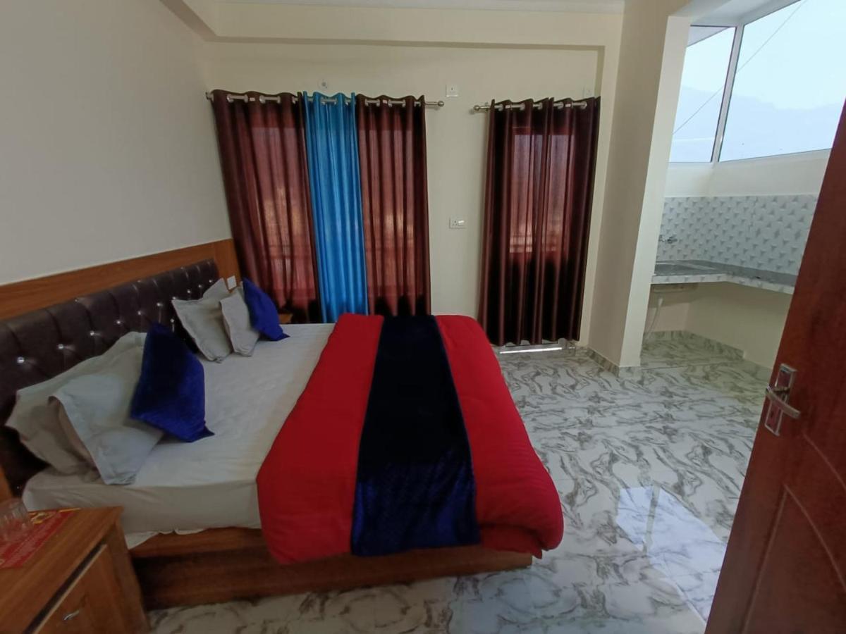Chandra Palace Hotel 3*