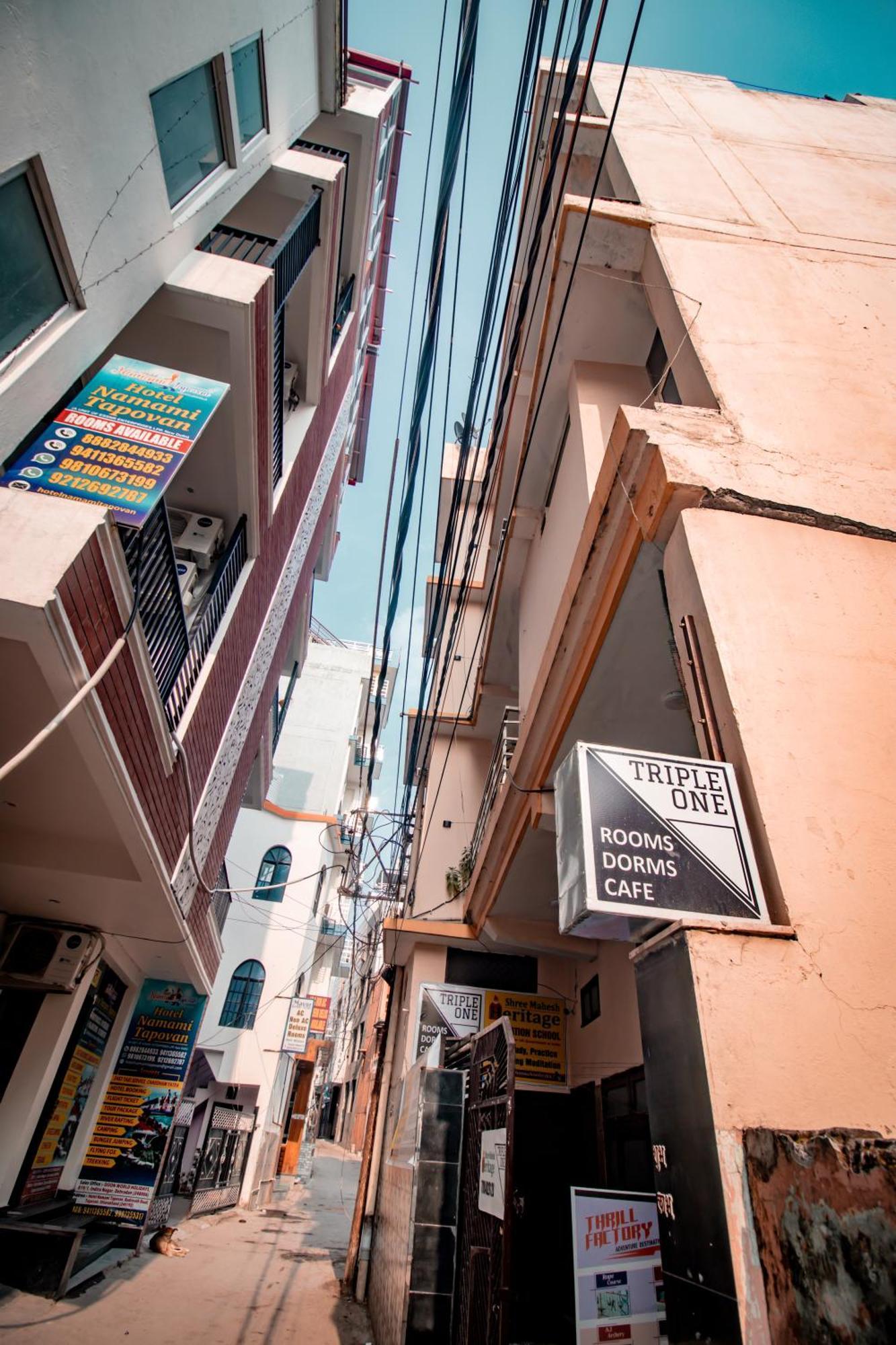 Hotel Triple One Tapovan Rishikesh,near Laxman Jhula