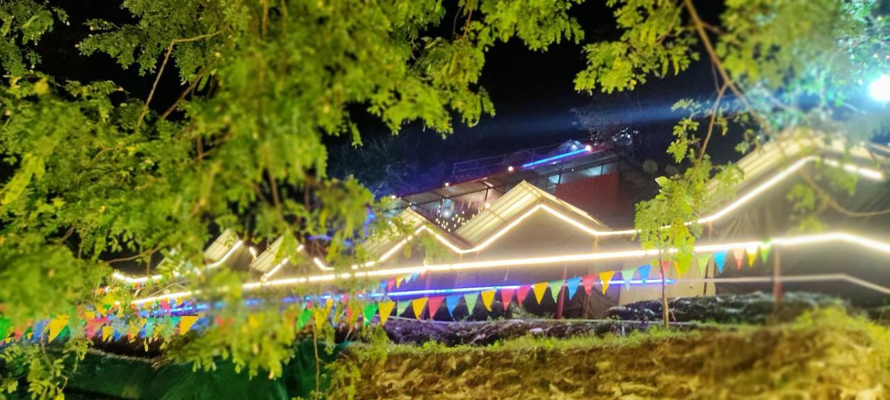 Luxury tent Ghumakkad Luxury Camps