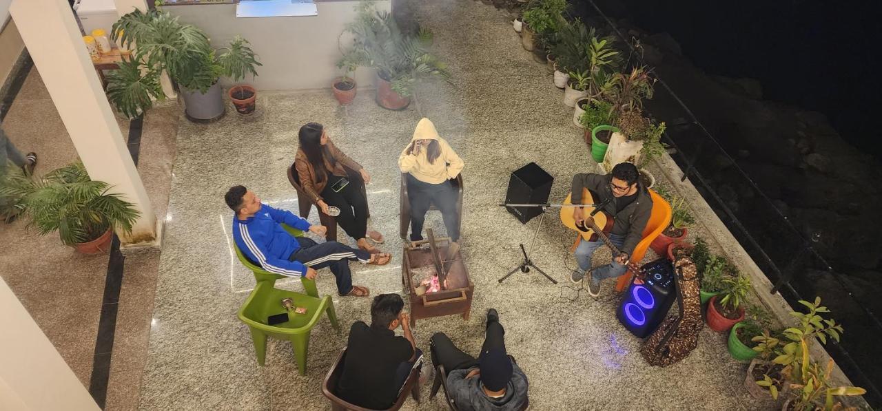 Hostel Karwaan By The Ganges *