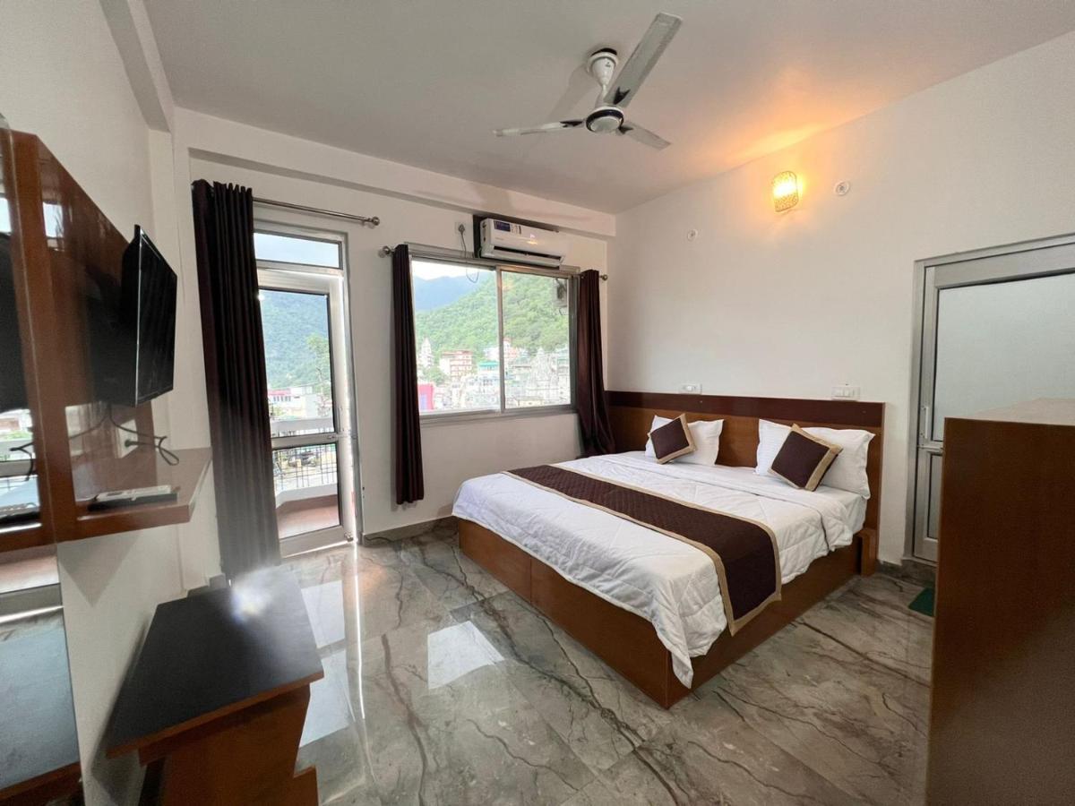 Manikut * Rishikesh