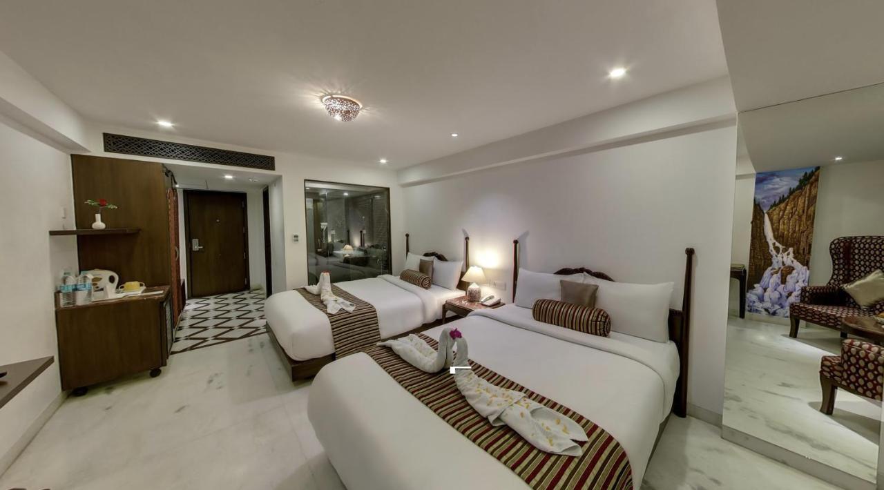 Hotel Ellbee Ganga View