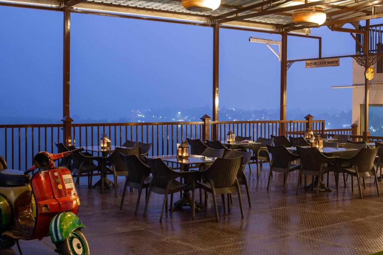 Hotel Ellbee Ganga View
