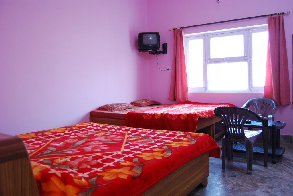 Shiv Ganga Hotel 2*