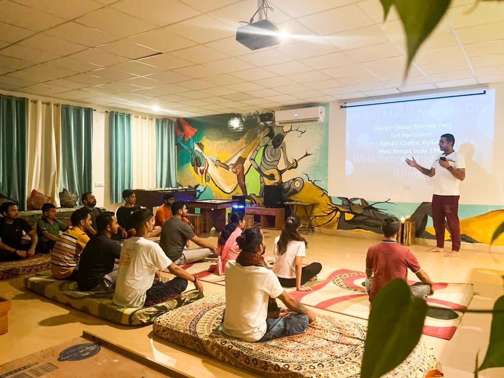 Hostel Karwaan *