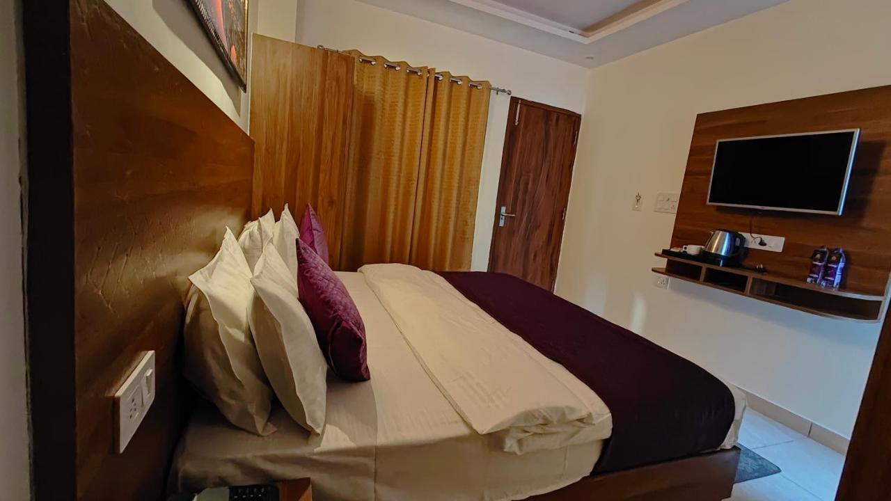 Perfect Stayz Premium Forest Valley Near Waterfall 3*