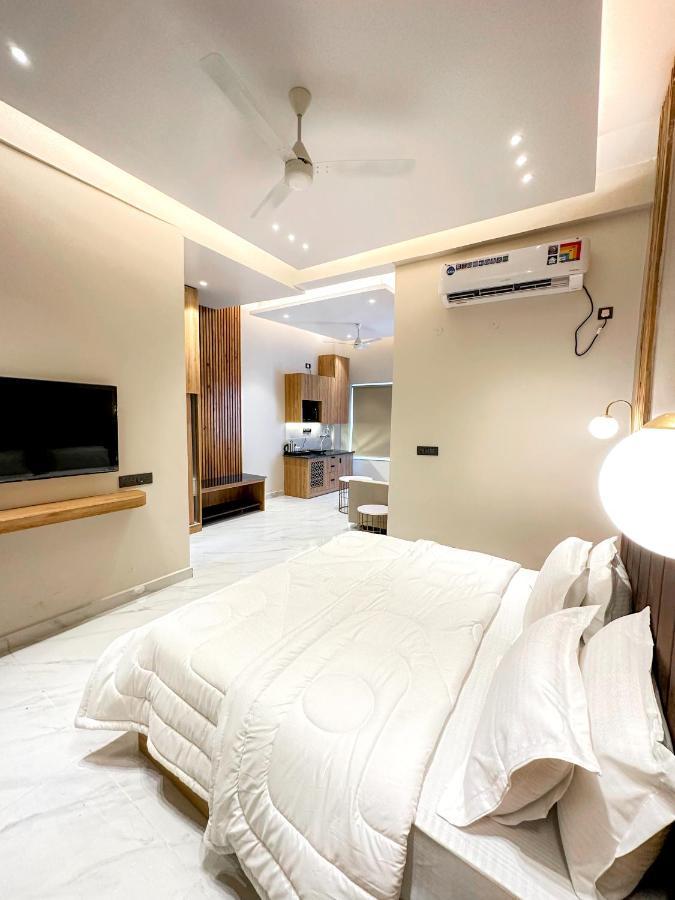 1bhkliving *