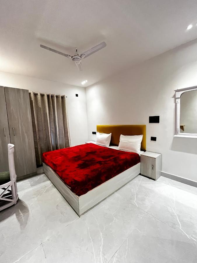 The White House Rishikesh