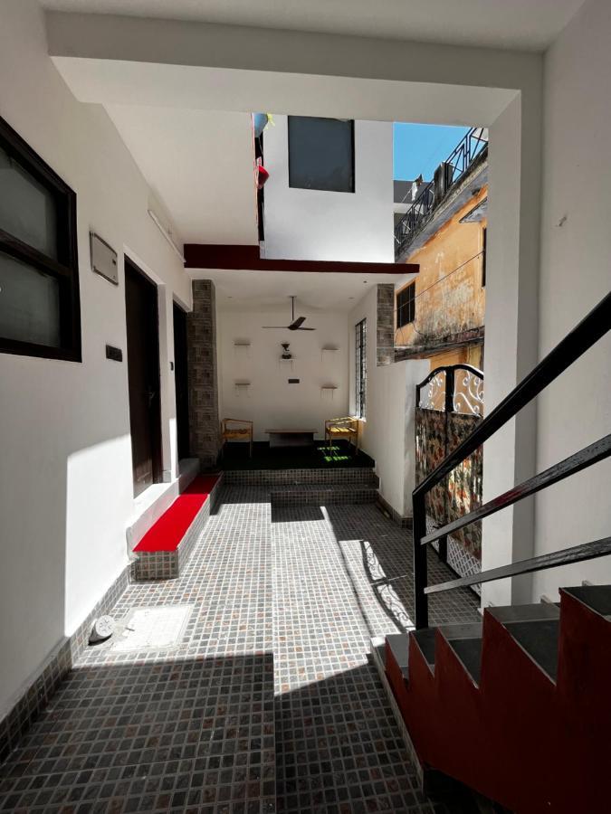 Homestay The White House Rishikesh